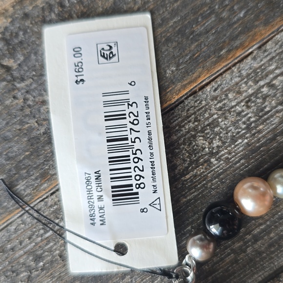 AUTHENTIC COACH PEARLS NEACKLECE🥰 - Picture 6 of 9